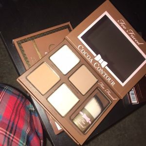 TOO FACED cocoa contour.